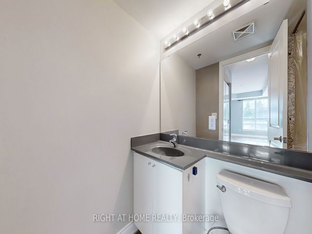 212 - 760 Sheppard Ave W