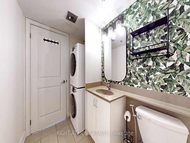 212 - 760 Sheppard Ave W