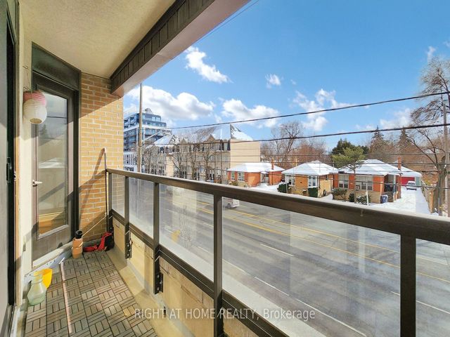 212 - 760 Sheppard Ave W