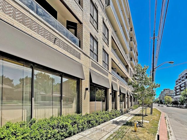 212 - 760 Sheppard Ave W