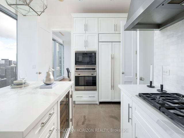 3703 - 183 Wellington St W