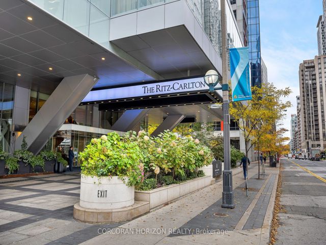 3703 - 183 Wellington St W