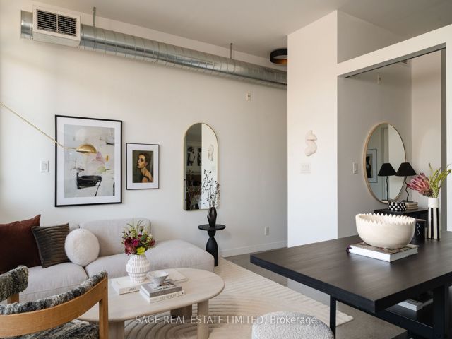 502 - 549 King St E