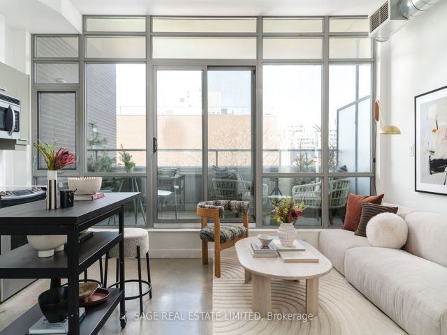 502 - 549 King St E