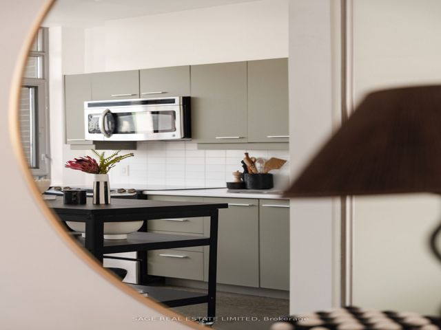 502 - 549 King St E