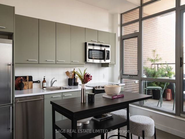 502 - 549 King St E