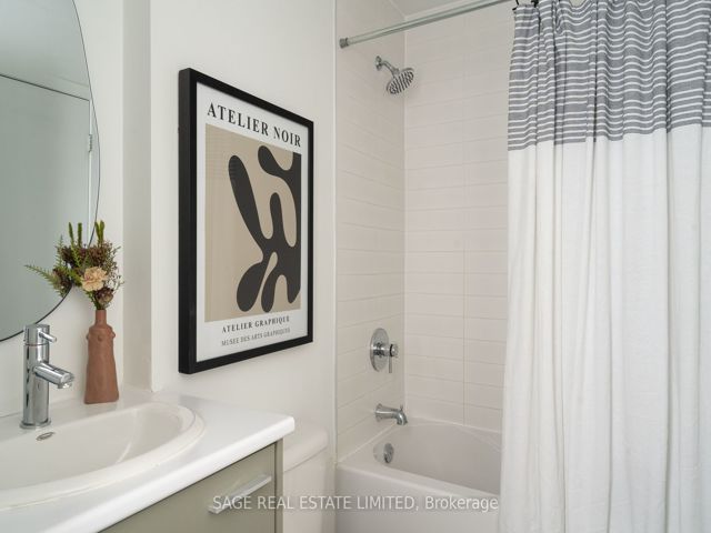 502 - 549 King St E