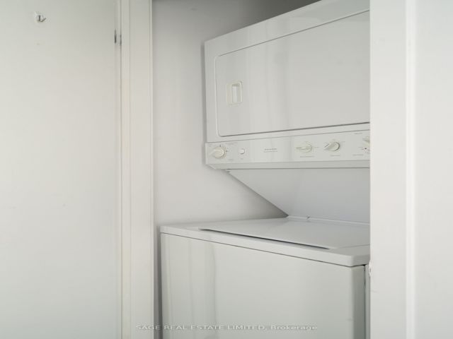 502 - 549 King St E