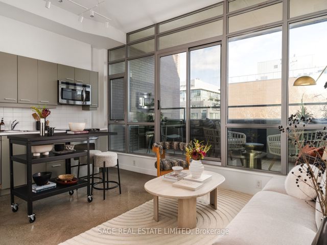 502 - 549 King St E