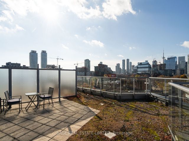 502 - 549 King St E