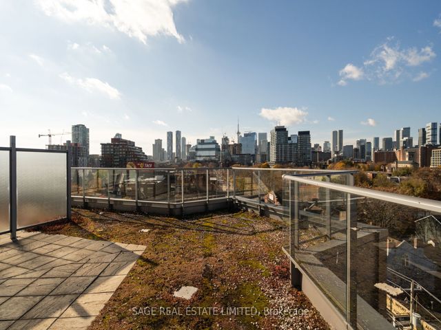 502 - 549 King St E