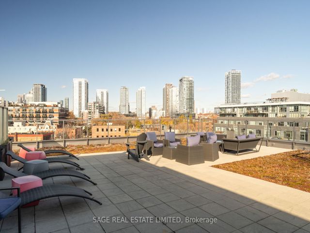 502 - 549 King St E
