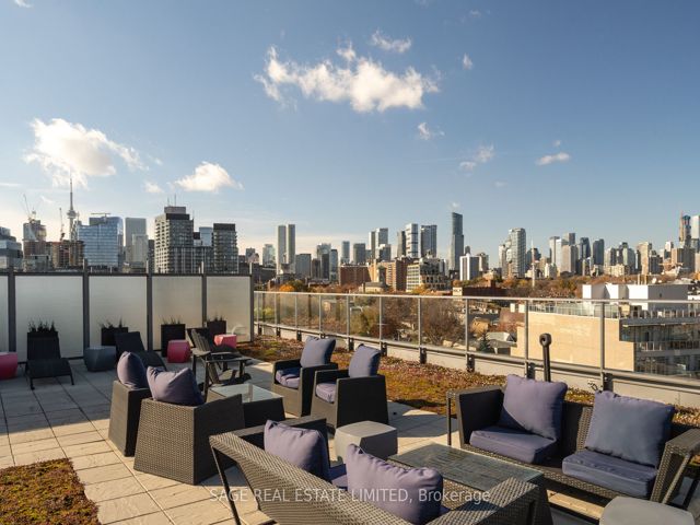 502 - 549 King St E