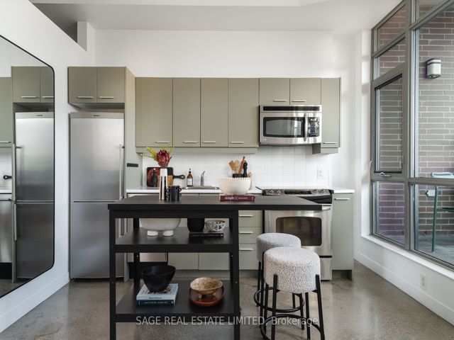 502 - 549 King St E