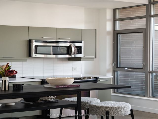 502 - 549 King St E