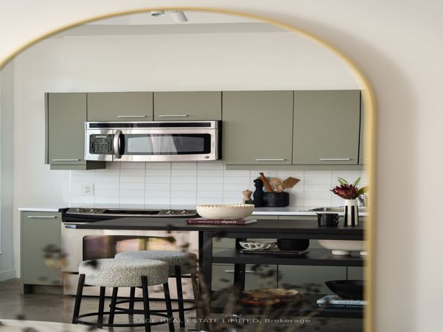 502 - 549 King St E