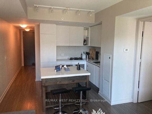 601 - 377 Madison Ave