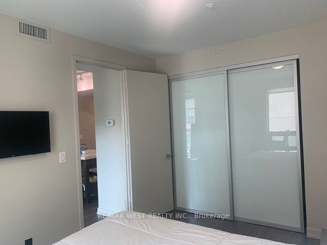 601 - 377 Madison Ave