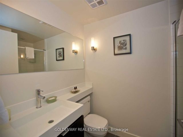 721 - 4K Spadina Ave