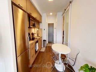 1006 - 50 Mccaul St