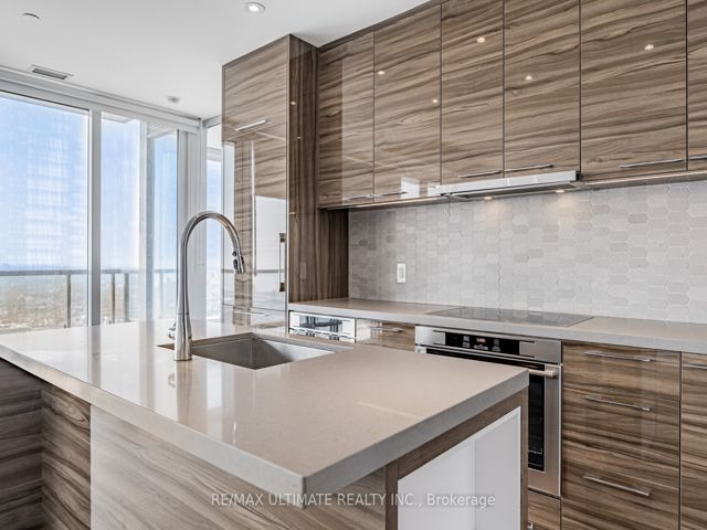 5408 - 488 University Ave