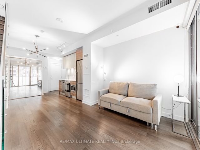 523 - 57 St. Joseph St
