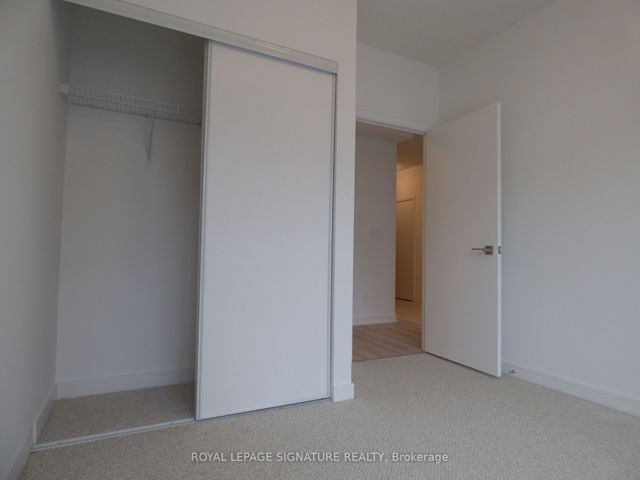527 - 621 Sheppard Ave E