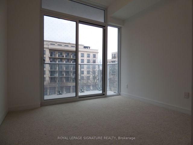 527 - 621 Sheppard Ave E