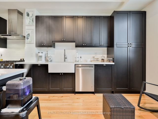 717 - 155 Dalhousie St