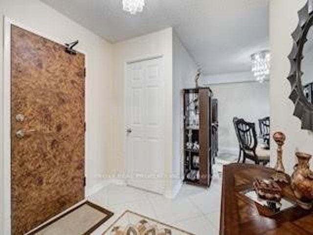 807 - 5460 Yonge St