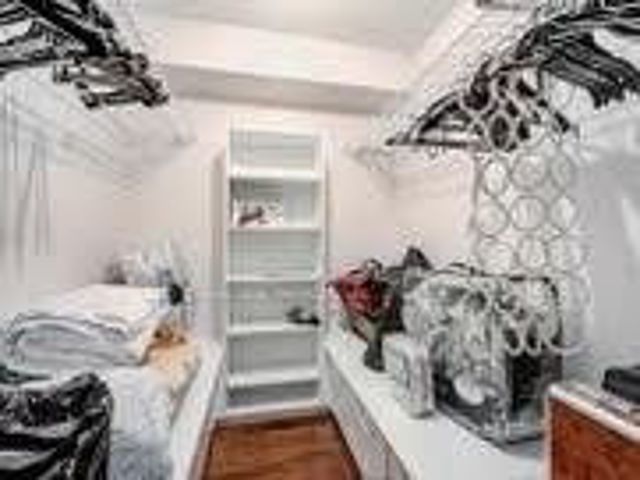 807 - 5460 Yonge St