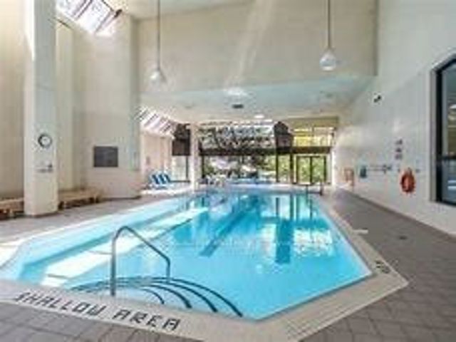 807 - 5460 Yonge St