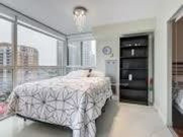 807 - 5460 Yonge St