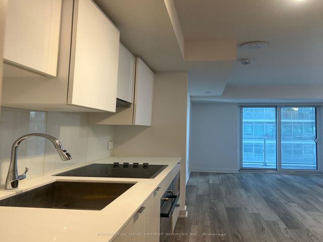 1616 - 195 Redpath Ave