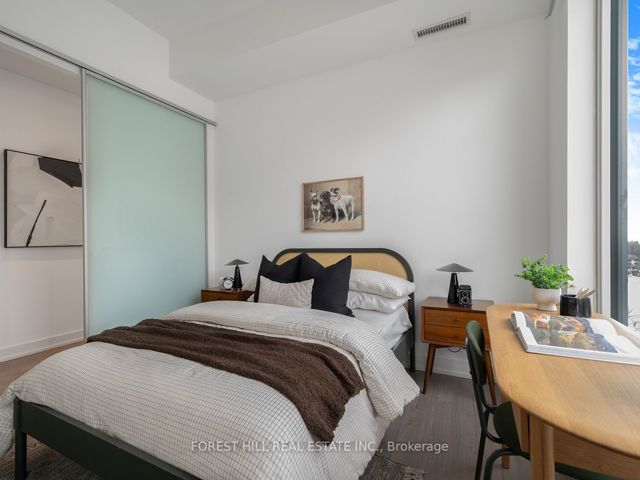 610 - 6 Parkwood Ave