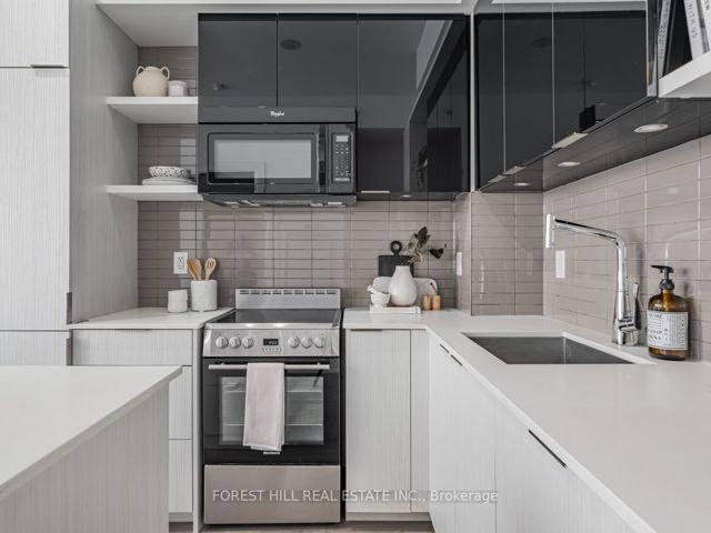 610 - 6 Parkwood Ave