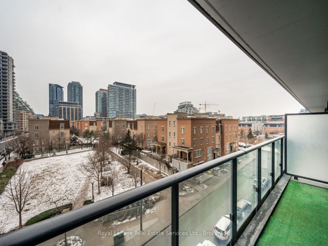 310 - 19 Western Battery Rd