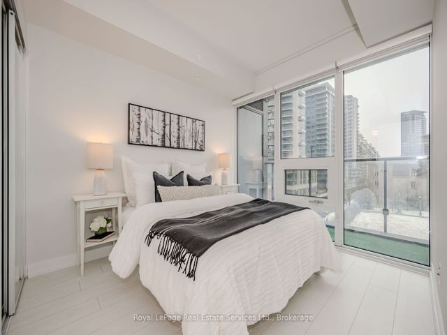 310 - 19 Western Battery Rd