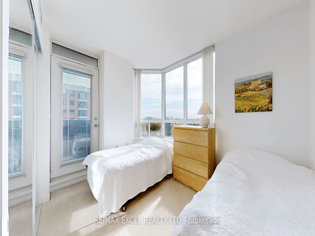 1009 - 35 Finch Ave E