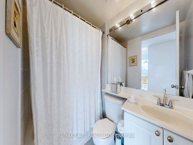 1009 - 35 Finch Ave E