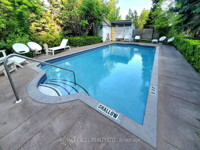 1009 - 35 Finch Ave E