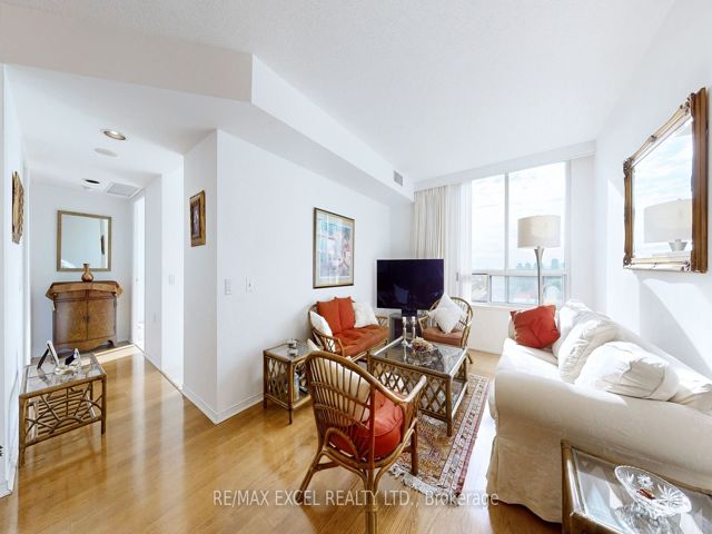 1009 - 35 Finch Ave E