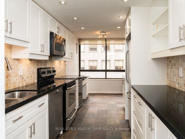 1109 - 280 Simcoe St