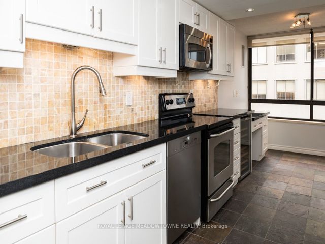 1109 - 280 Simcoe St