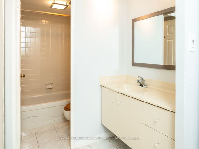 1109 - 280 Simcoe St