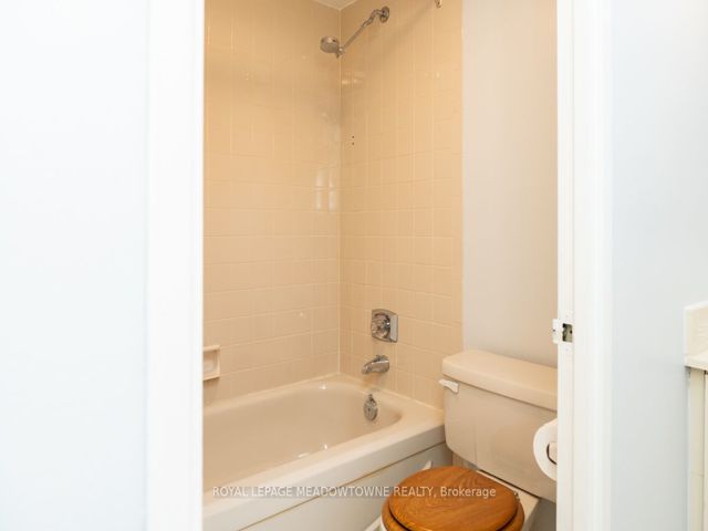 1109 - 280 Simcoe St
