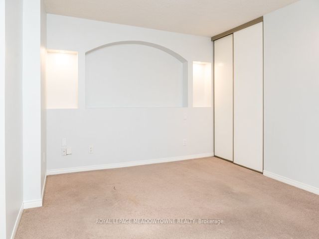 1109 - 280 Simcoe St