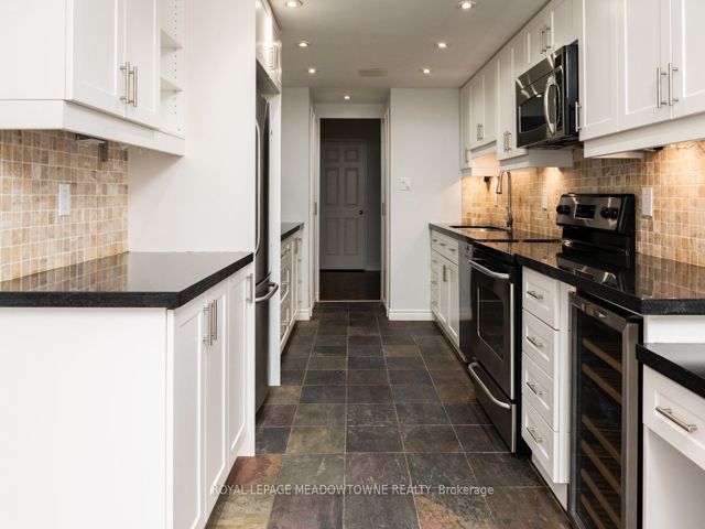 1109 - 280 Simcoe St