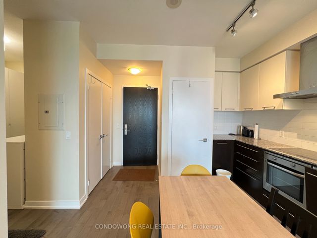 1803 - 770 Bay St
