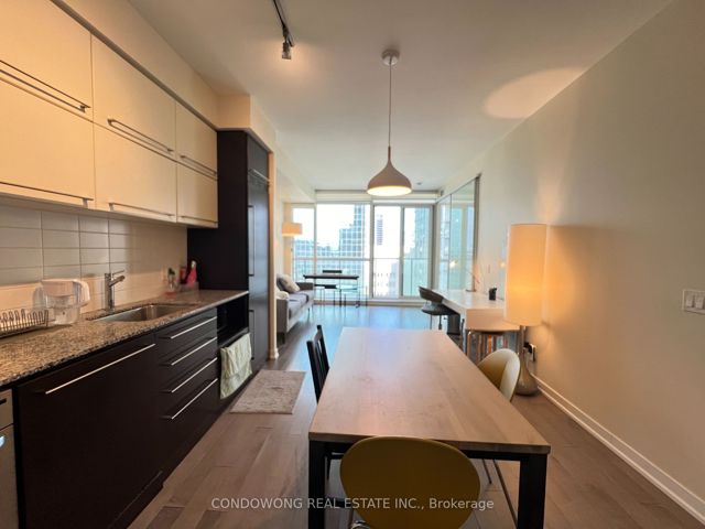 1803 - 770 Bay St